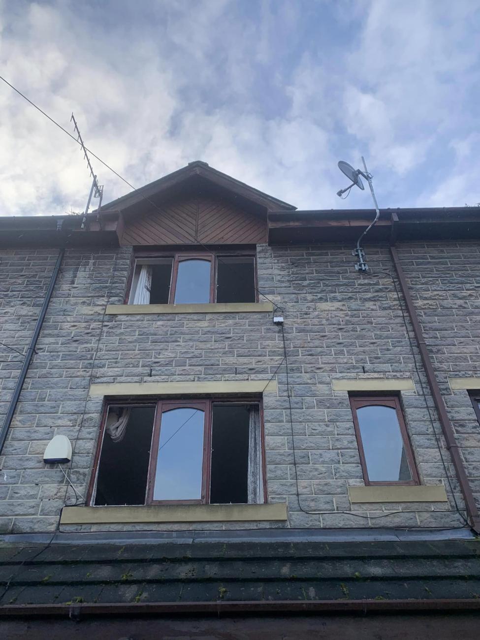 Window fitting, Halifax