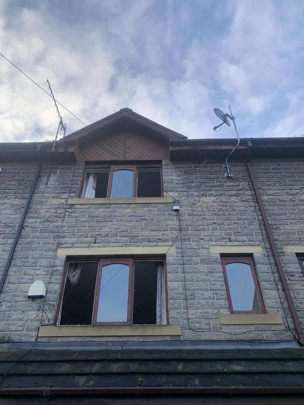 Window fitting, Halifax