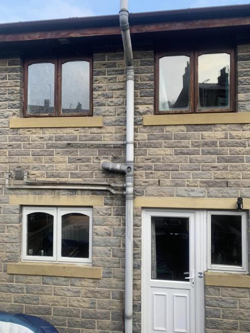 Window fitting, Halifax