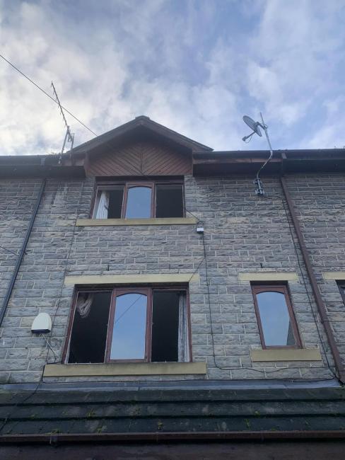 Window fitting, Halifax