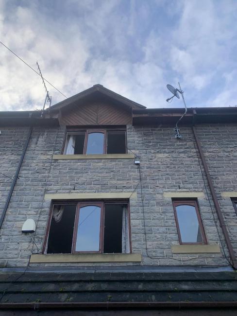 Window fitting, Halifax