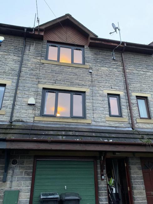 Window fitting, Halifax