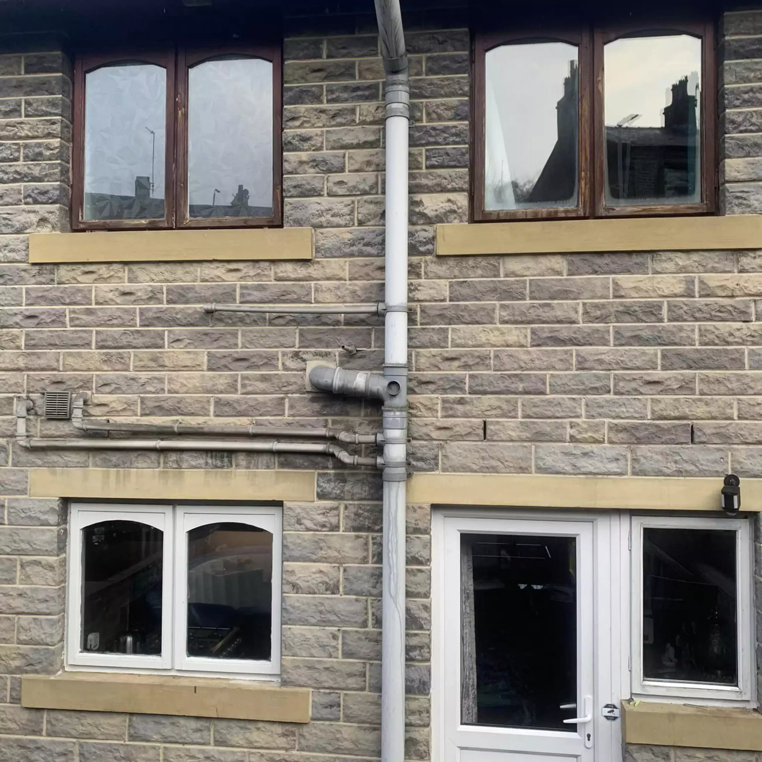 Window fitting, Halifax